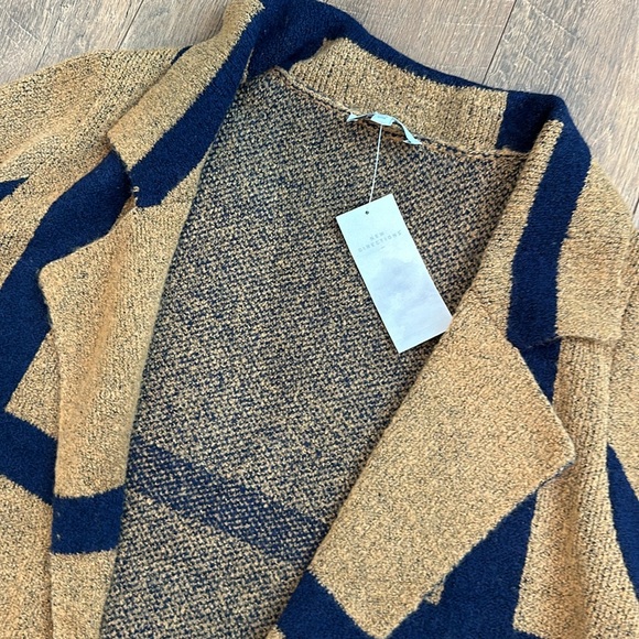 Camel and Navy Open Cardigan NWT! - Picture 4 of 5